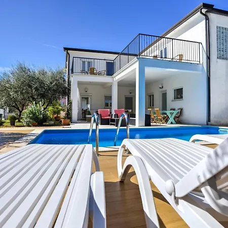 Siparis With Pool